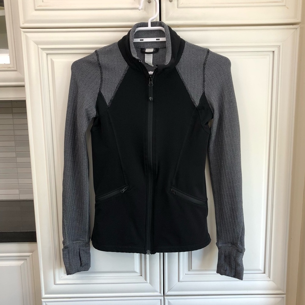 Ivivva by Lululemon girl’s jacket
